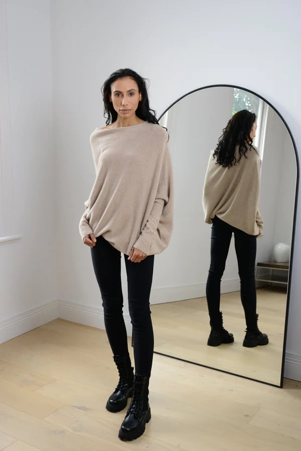 Asymmetrisch drapierter Pulli