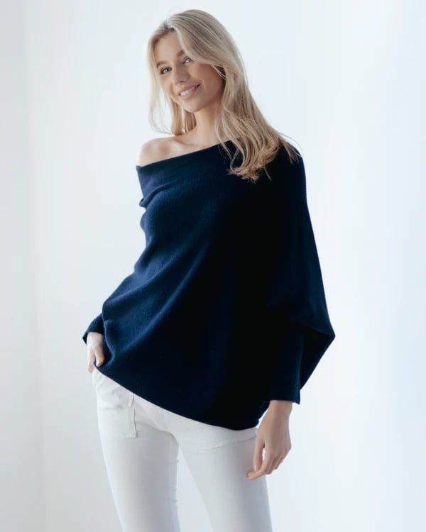 Asymmetrisch drapierter Pulli