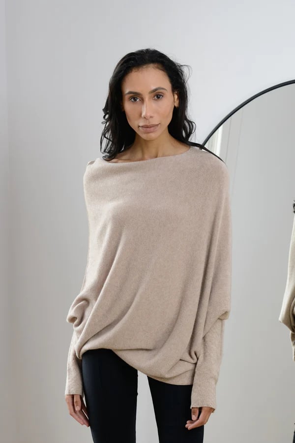 Asymmetrisch drapierter Pulli