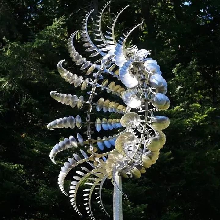 Magisches und einzigartiges kinetisches Windrad aus Metall